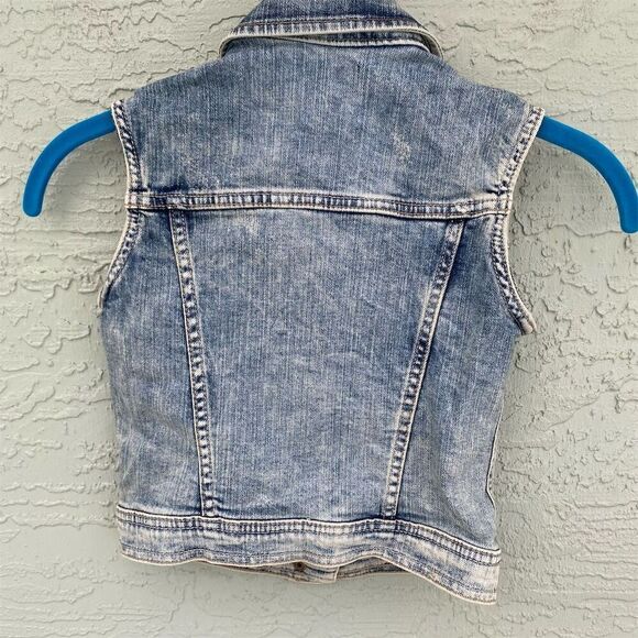 GAP Kids Sleeveless Denim Vest Blue Size 6-7Y Casual Button-Front - Picture 2 of 8